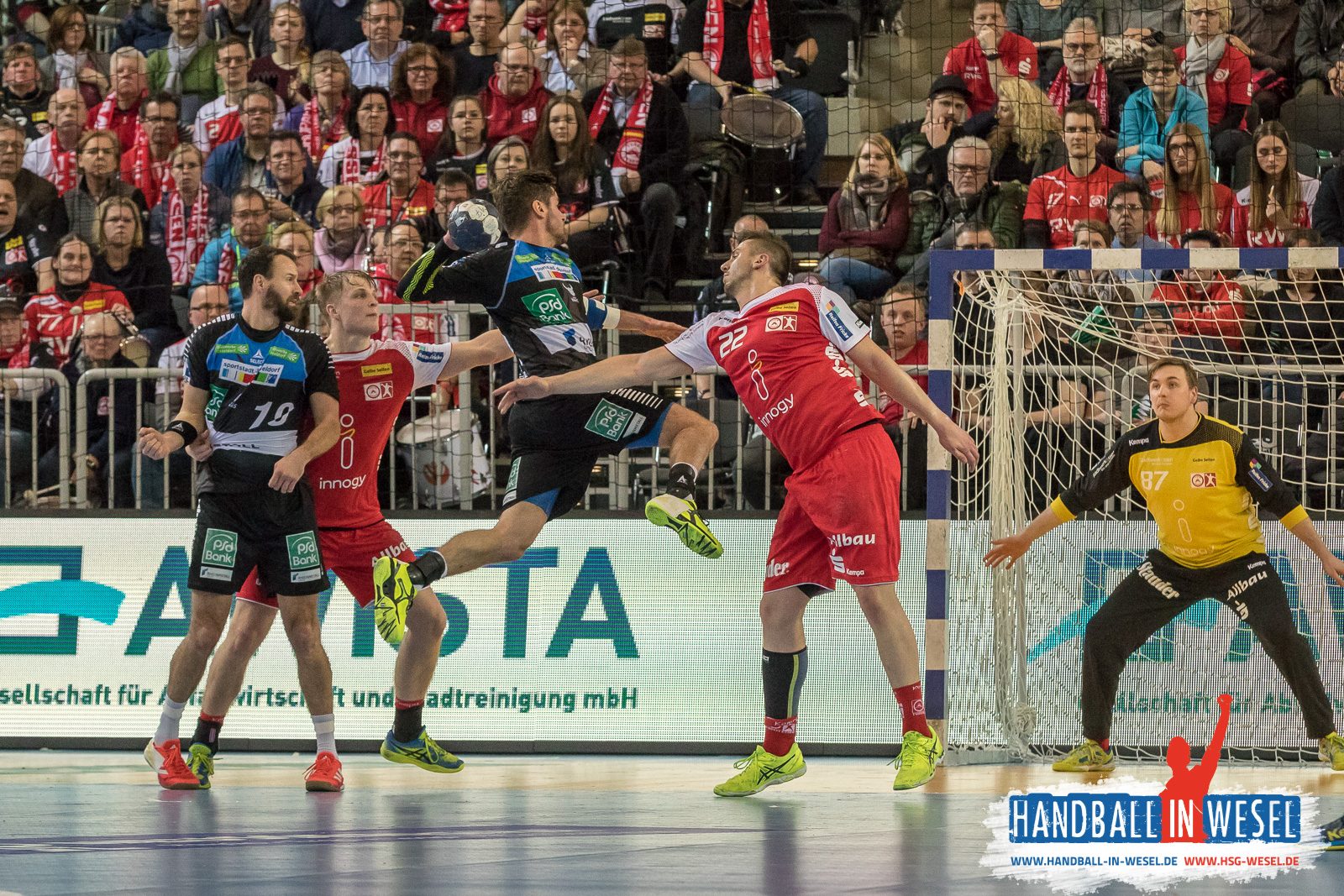 HC Rhein Vikings - TuSEM Essen 32:29 (17:14) / 2.Liga / DKB Hand